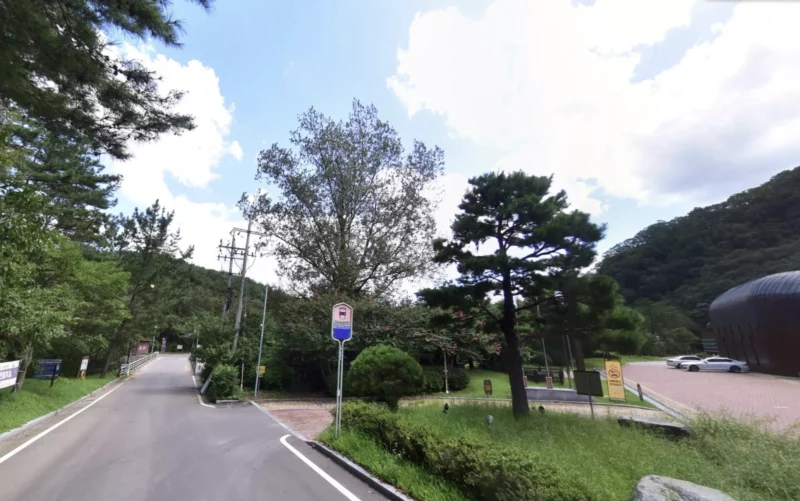 반구대 암각화 박물관 옆길 주차장 안내판과 산책로 초입